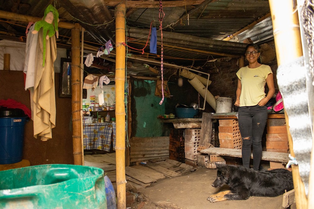 Erica Yoana Guerrero Vidal i sitt hem i La Marina, Colombia, Foto: Colin Nairn